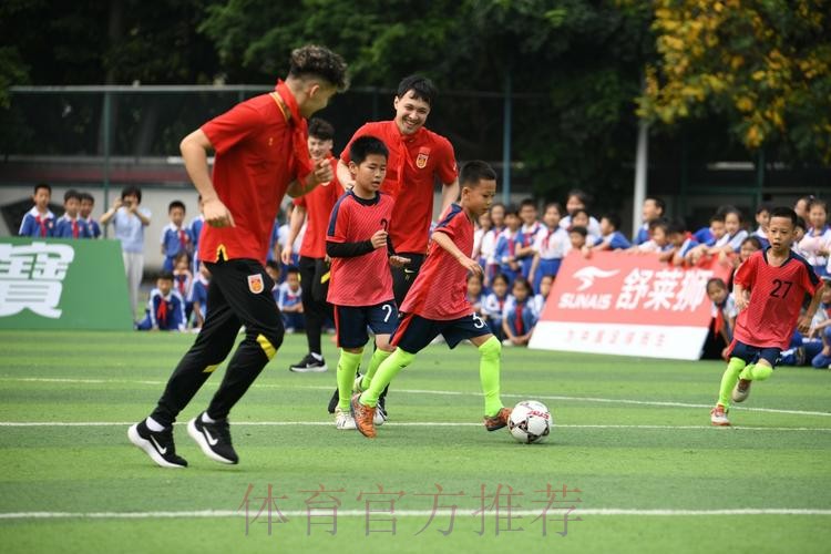 中国国家男子五人制足球队走进深圳南湾学校