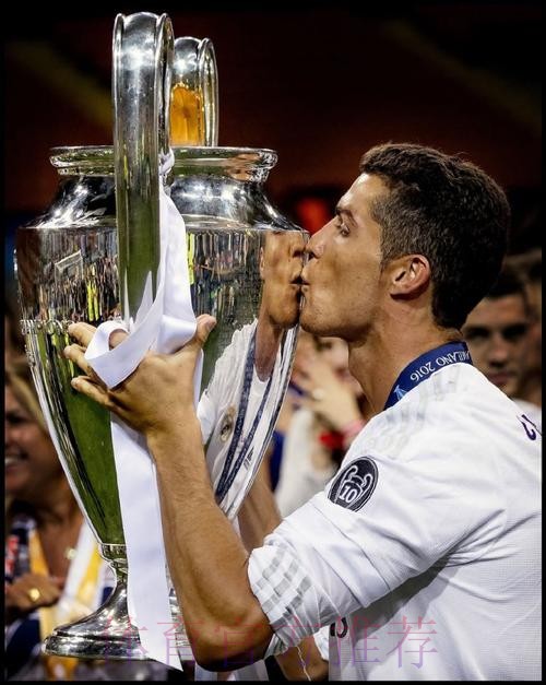 阿莱格里与皇马有过会面 他在等待皇马决定 阿莱格里与皇马有过会面 他在等待皇马决定